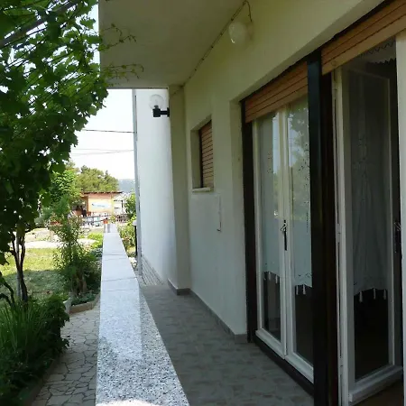 Apartman In 17860 *
